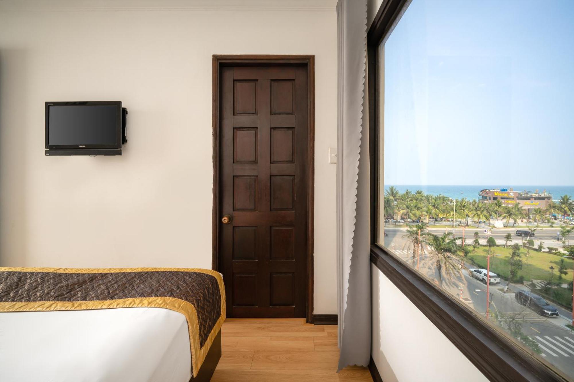 Khách sạn Zenta Sea View